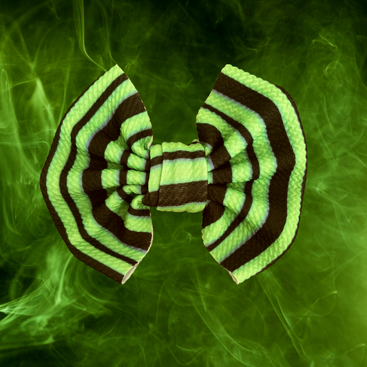 Beetlejuice - 5” Knotty Dog Head Bows